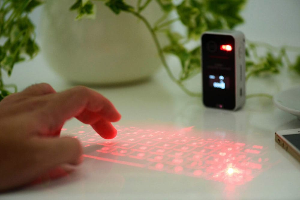 Bluetooth Laser Projection Virtual Keyboard with Mouse Function Voice Prompt- Black